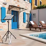 Stunning In With Wifi Peruski