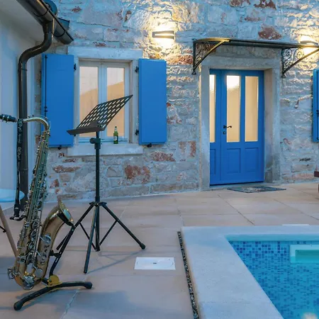 Stunning In With Wifi Holiday home Peruski