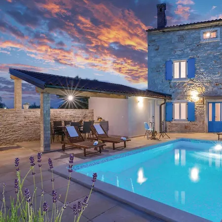 Stunning In With Wifi Holiday home