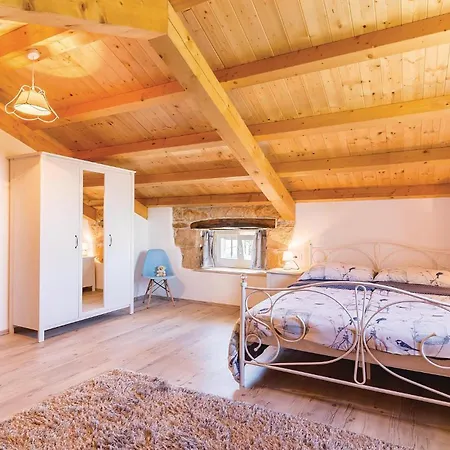 Stunning In With Wifi Holiday home Peruski